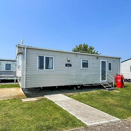 Superb 6 Berth Caravan At St Osyth Beach, Near Clacton-On-Sea Ref 28008Mc Buitenkant foto