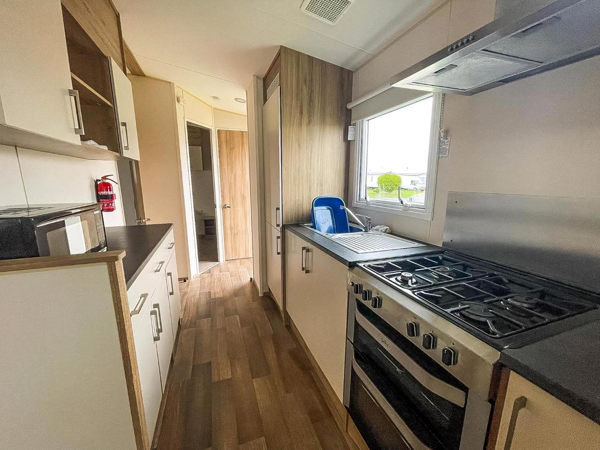 Superb 6 Berth Caravan At St Osyth Beach, Near Clacton-On-Sea Ref 28008Mc Buitenkant foto