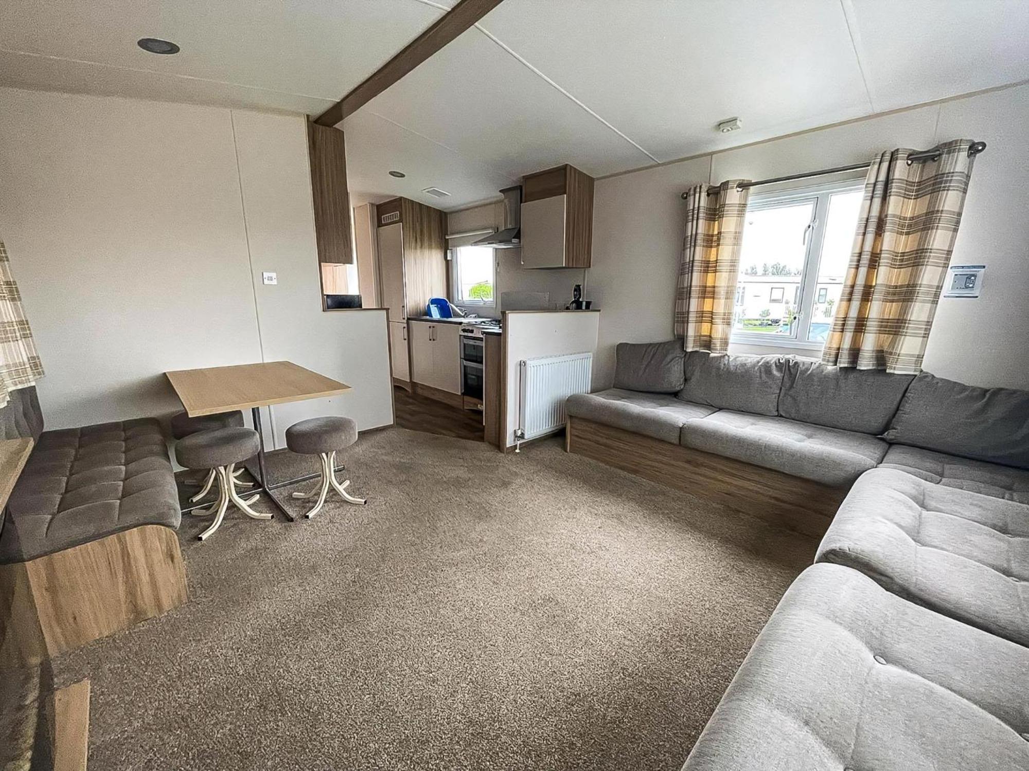 Superb 6 Berth Caravan At St Osyth Beach, Near Clacton-On-Sea Ref 28008Mc Buitenkant foto